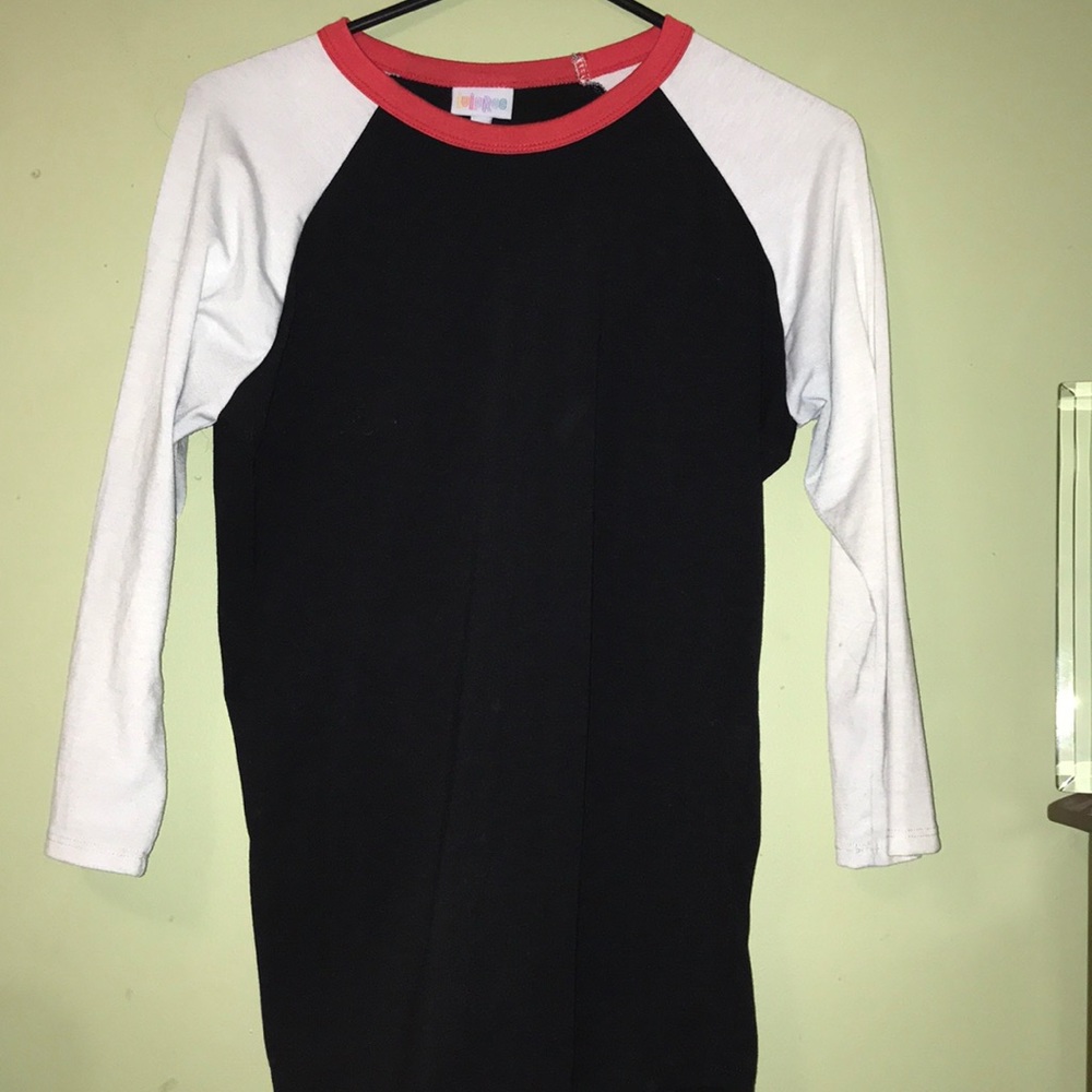 Lularoe Randy’s tee